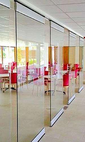 Divisória articulada Divisória articulada